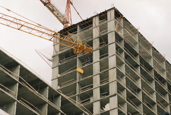 crane construction in city