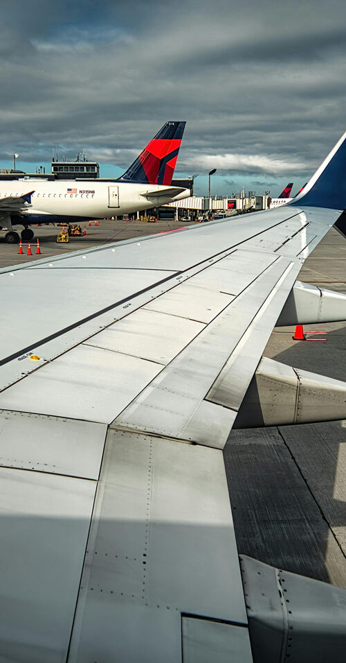 delta airlines jet atlanta airport